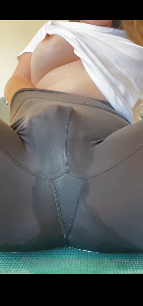 Ava Charleson 裸モデル 画像
