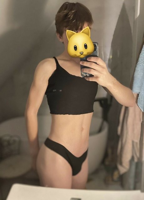 Basedfemboy 美しい女優 ギャラリー
