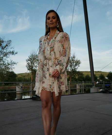Laura Wontorra 美しいスター 写真
