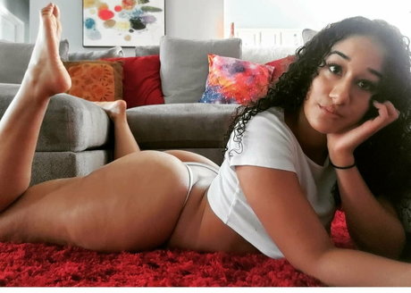Cleo Cakes 美しい女優 写真