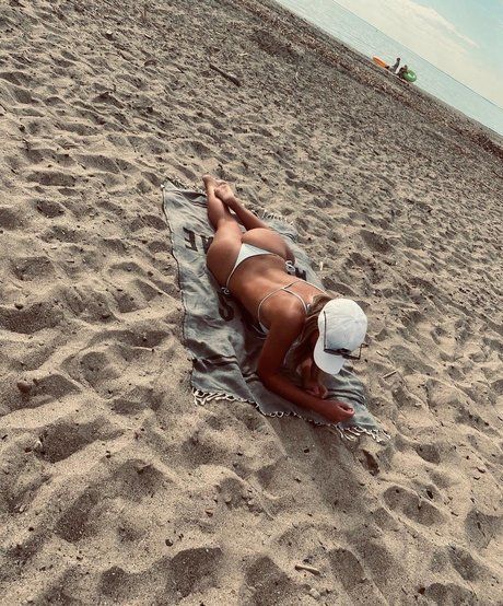 Gabby Nicholls HDモデル 画像