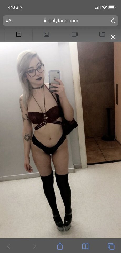 crybabyyvvv ホットスター 写真