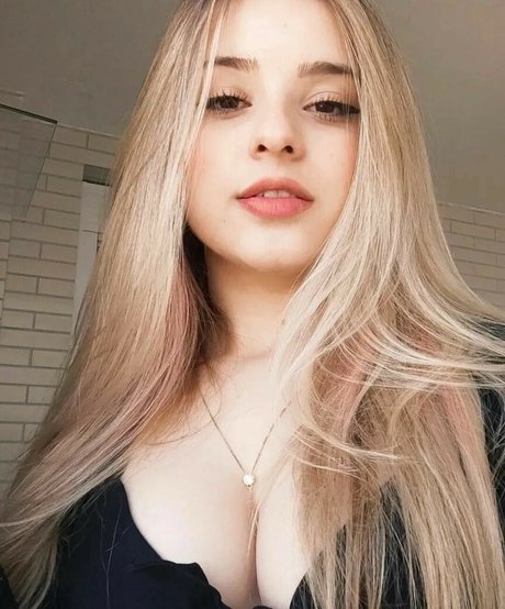 Rafaela Riggs ヌードのポルノスター 写真