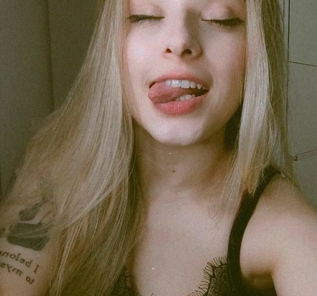 Rafaela Riggs 高品質のスター 写真