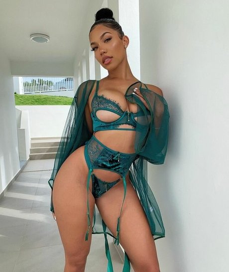 Tiona Fernan 高品質のポルノスター 写真