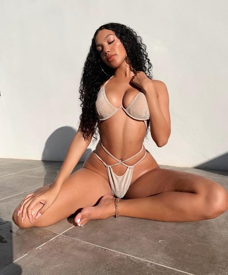Tiona Fernan ポルノスター 写真