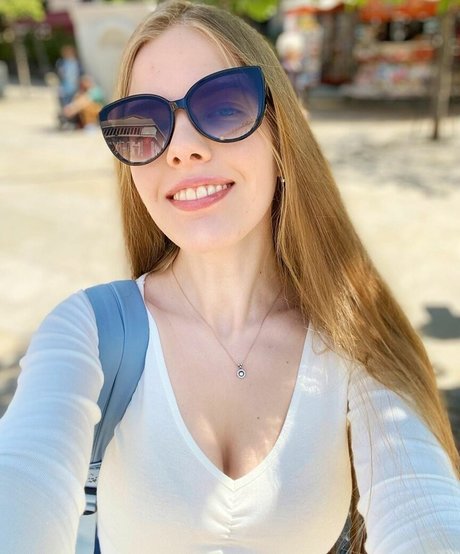 Eva Gevorgyan 完璧な女優 写真