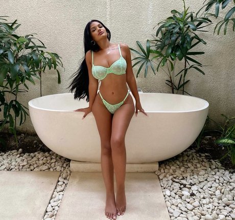 Ari Kumar セクシーモデル 写真