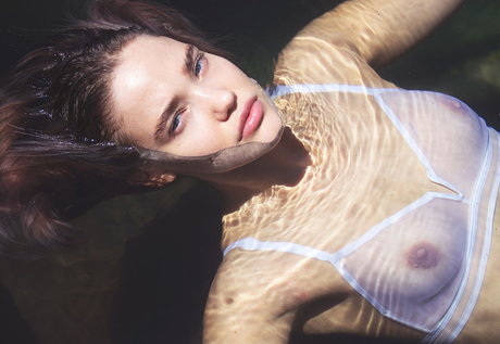 Ishh セックスモデル 写真