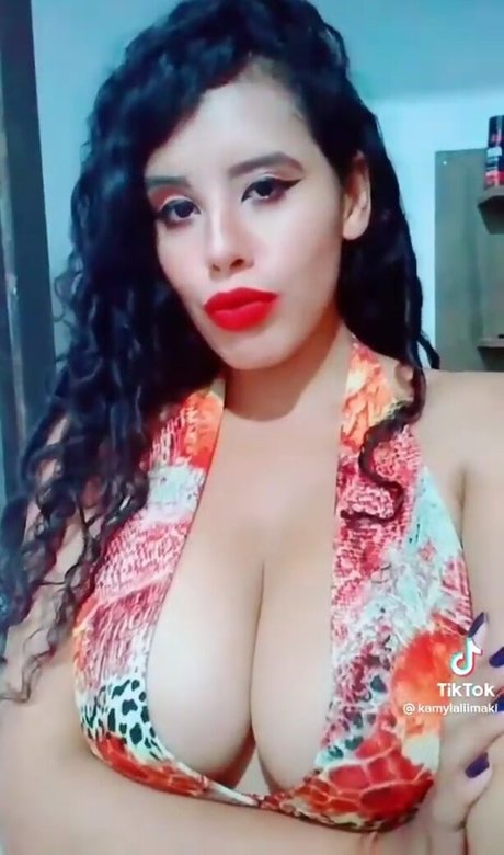 Kamylla Lima アートスター 写真