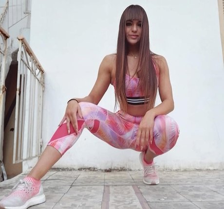 Angela Doxa セクシーモデル 写真