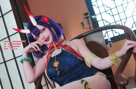 黒檀のアマチュアオンリーファンズ ホットヌード 写真