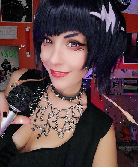 MiikhyDeafening 最高のスター 写真