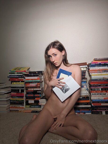 nerdnextdoorx スター 裸 画像