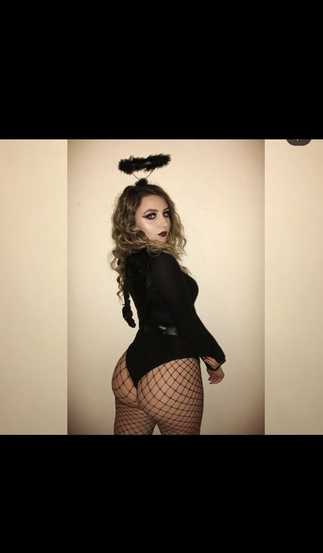 Molly os1 セクシーモデル 写真