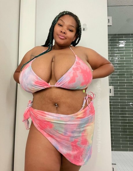 MsMoodyBB ポルノスター HD 写真