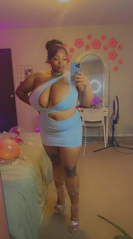 MsMoodyBB 無料のスター 写真
