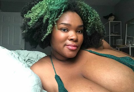 MsMoodyBB セクシーなスター 写真