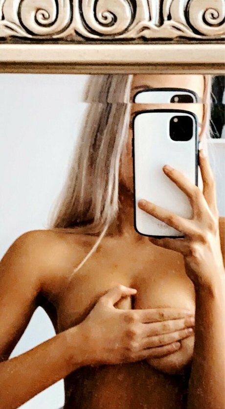 Oliviaeviplant アダルトモデル 写真