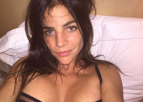 Julia Restoin Roitfeld ポルノスター セクシー 画像