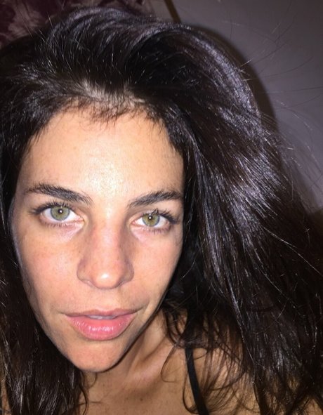 Julia Restoin Roitfeld セクシーモデル 写真