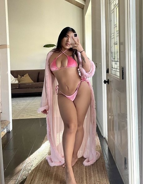 Alicea Inthavong 素敵なスター 写真