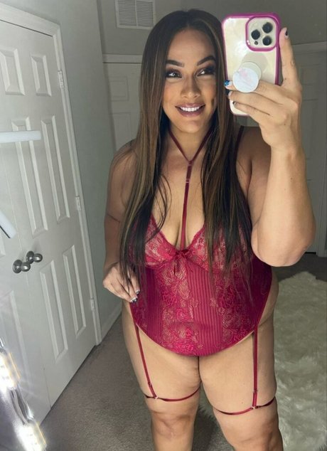 Lina Fanene トップスター 画像