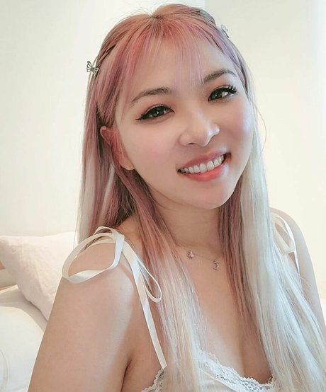 Yvonneflinetv ヌード女優 アーカイブ