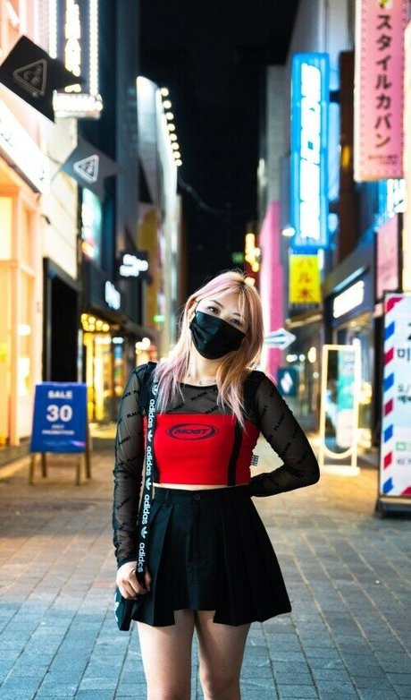 Yvonneflinetv エロティックなスター 画像