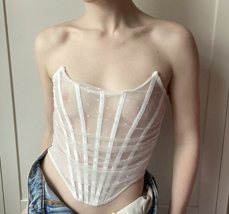 Alice Ipsen 高品質モデル 画像