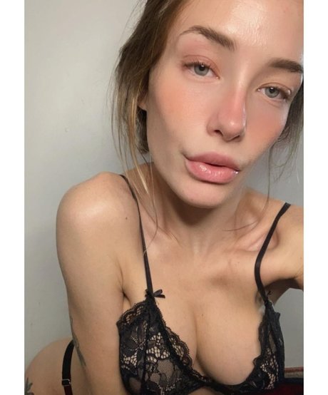 Melu Yoverno かわいいスター 写真