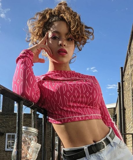 Moya Lothian McLean ホット女優 ギャラリー