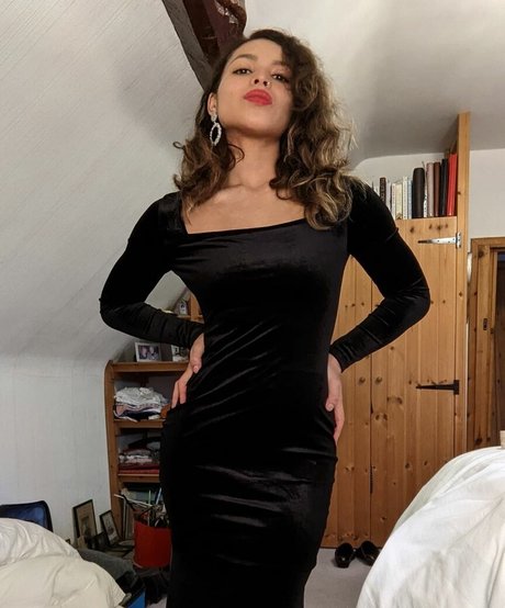 Moya Lothian McLean 美しいポルノスター 画像