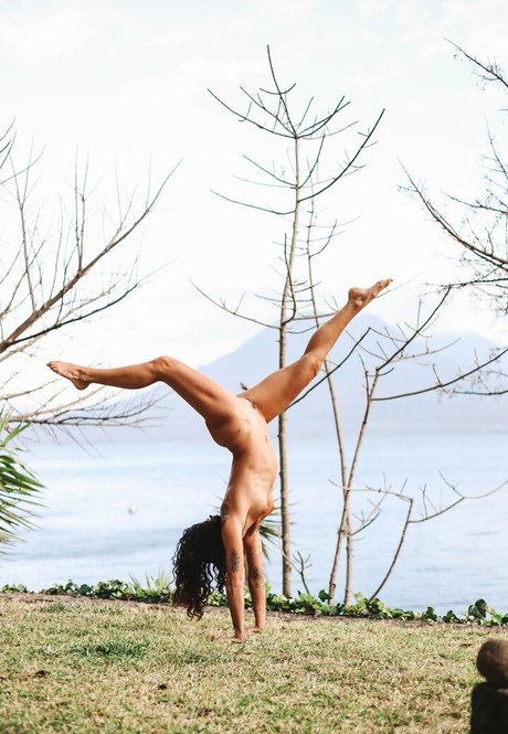 Karena Thompson top profile image