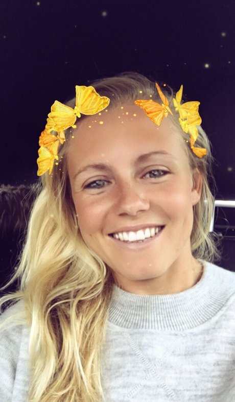 Julia Simic 限定スター 画像