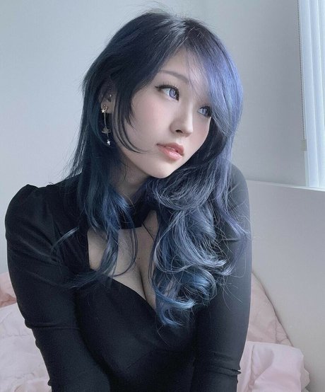 YoonHyoonAikuros アダルトスター 写真