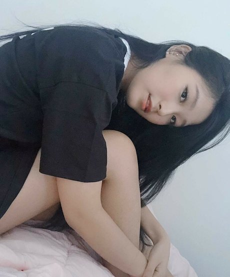 YoonHyoonAikuros ホットなスター 写真