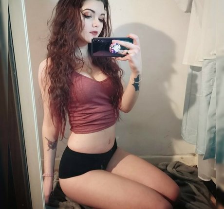 Ljaphra 裸の女優 写真