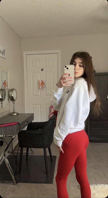 Katie Isnor 無料のスター 写真