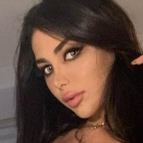 TS Nour ポルノスター 美しい 画像