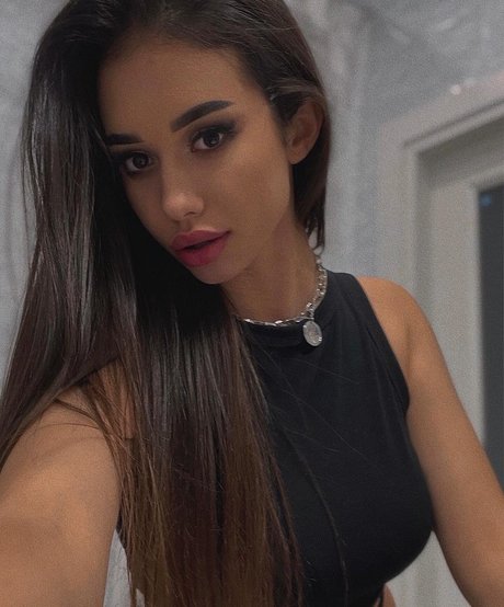 Sophia Adamova トップモデル 写真