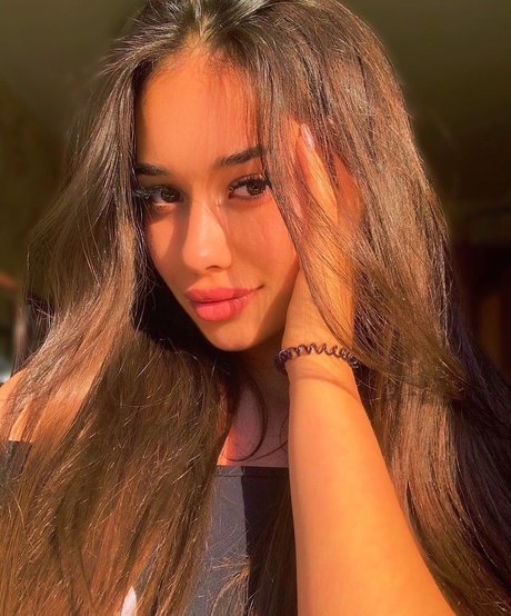 Sophia Adamova ポルノスター 高品質 アーカイブ