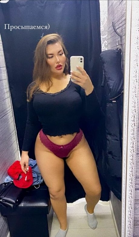 Albina Gladkikh ポルノスター エロティック 写真
