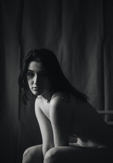 Valeria Shashenok ヌード女優 写真