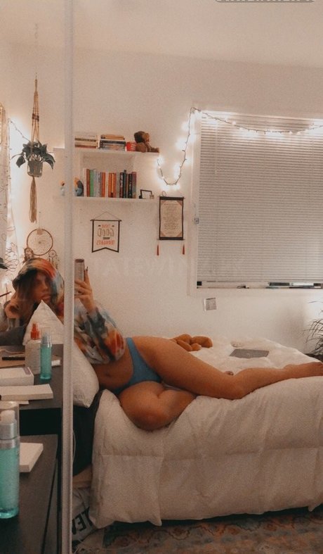 sarahjolzzz 独占女優 画像