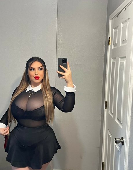 Daniela Ehimy エロティックなスター 写真