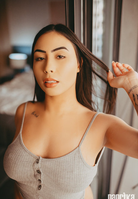 Camila Nobrega セクシーなスター 写真