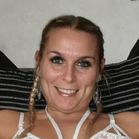 ukhotwife 裸のモデル ギャラリー