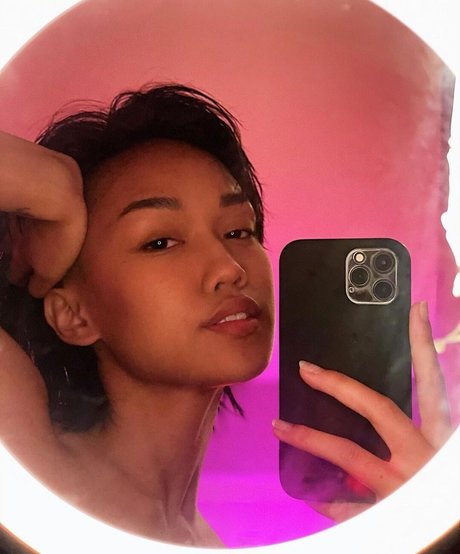 Tori Pareno スター 裸 写真
