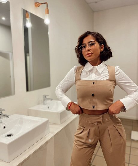 Nadia Jaftha ポルノスター セックス 写真